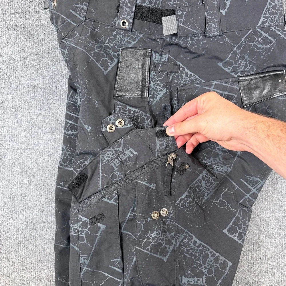 686 x Vestal Snowboard Pants Mens S Black Gray Crackle Print Cargo Ski